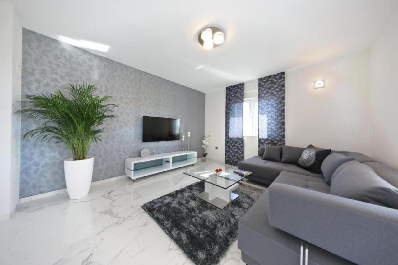 Luxury Majpruz Suites I 扎达尔 外观 照片