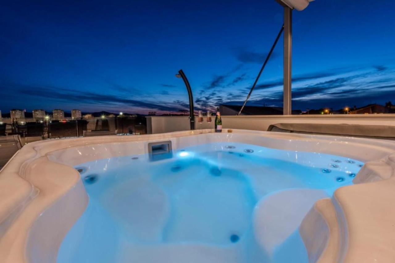 Luxury Majpruz Suites I 扎达尔 外观 照片